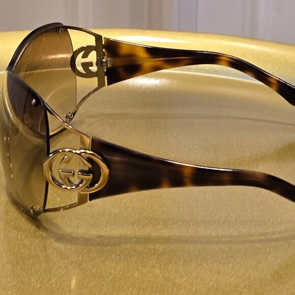 Gucci Shield Sunglasses with Case - Picture 2 of 4